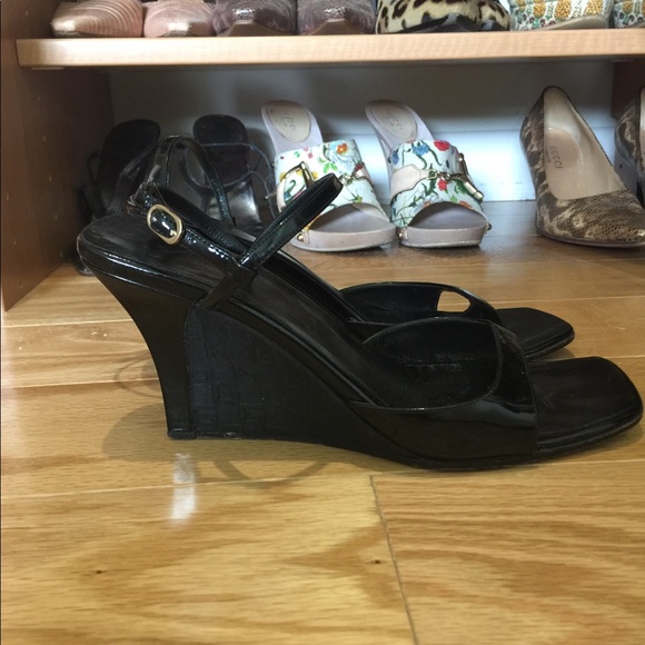 gucci wedge flip flops